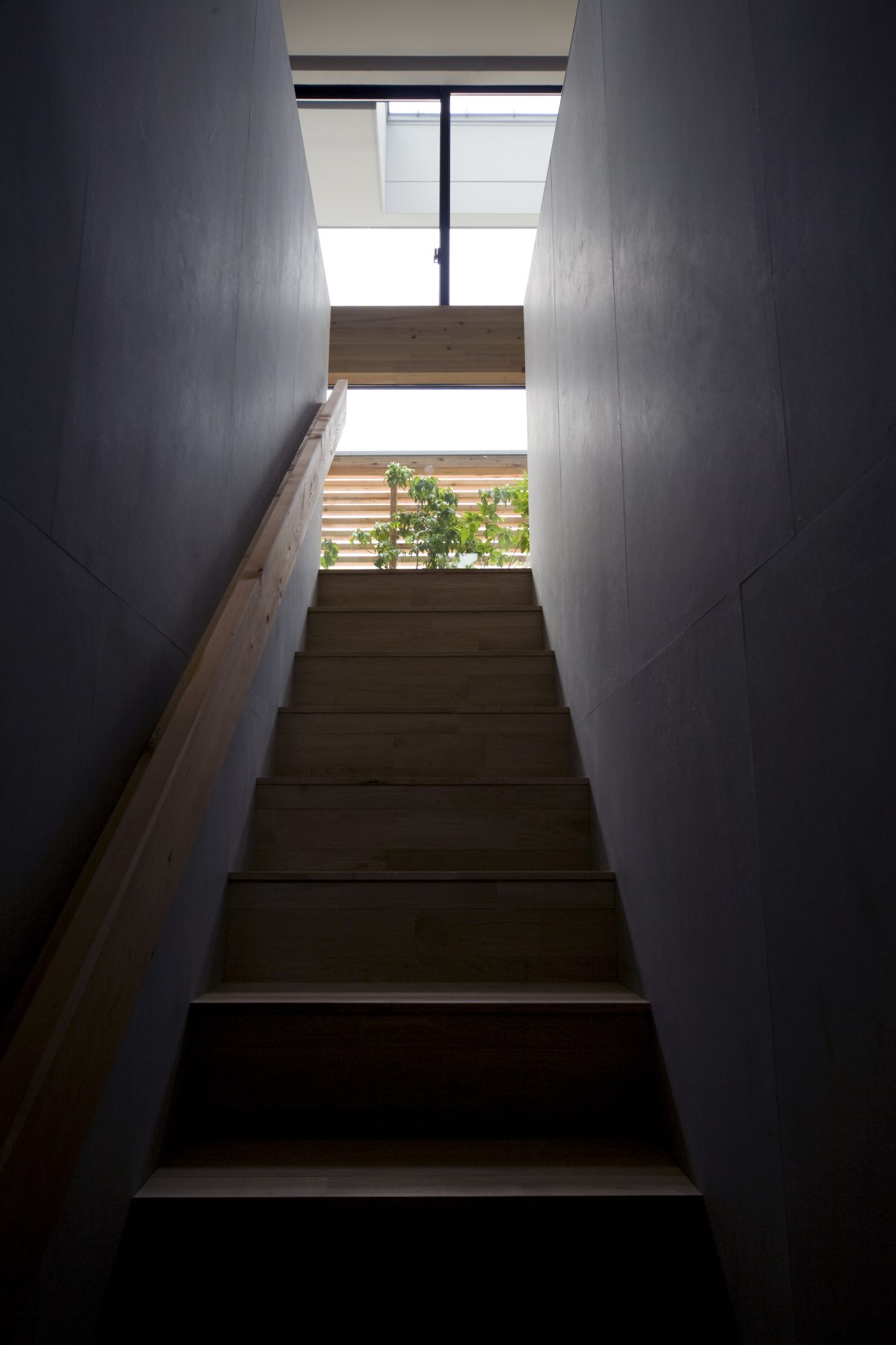 奈良登美ヶ丘の家の階段