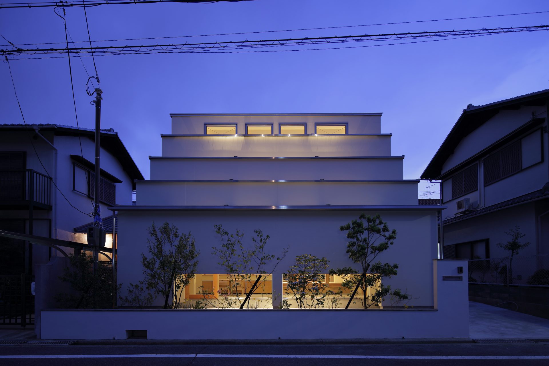 大阪茨木の家の外観(夜景)