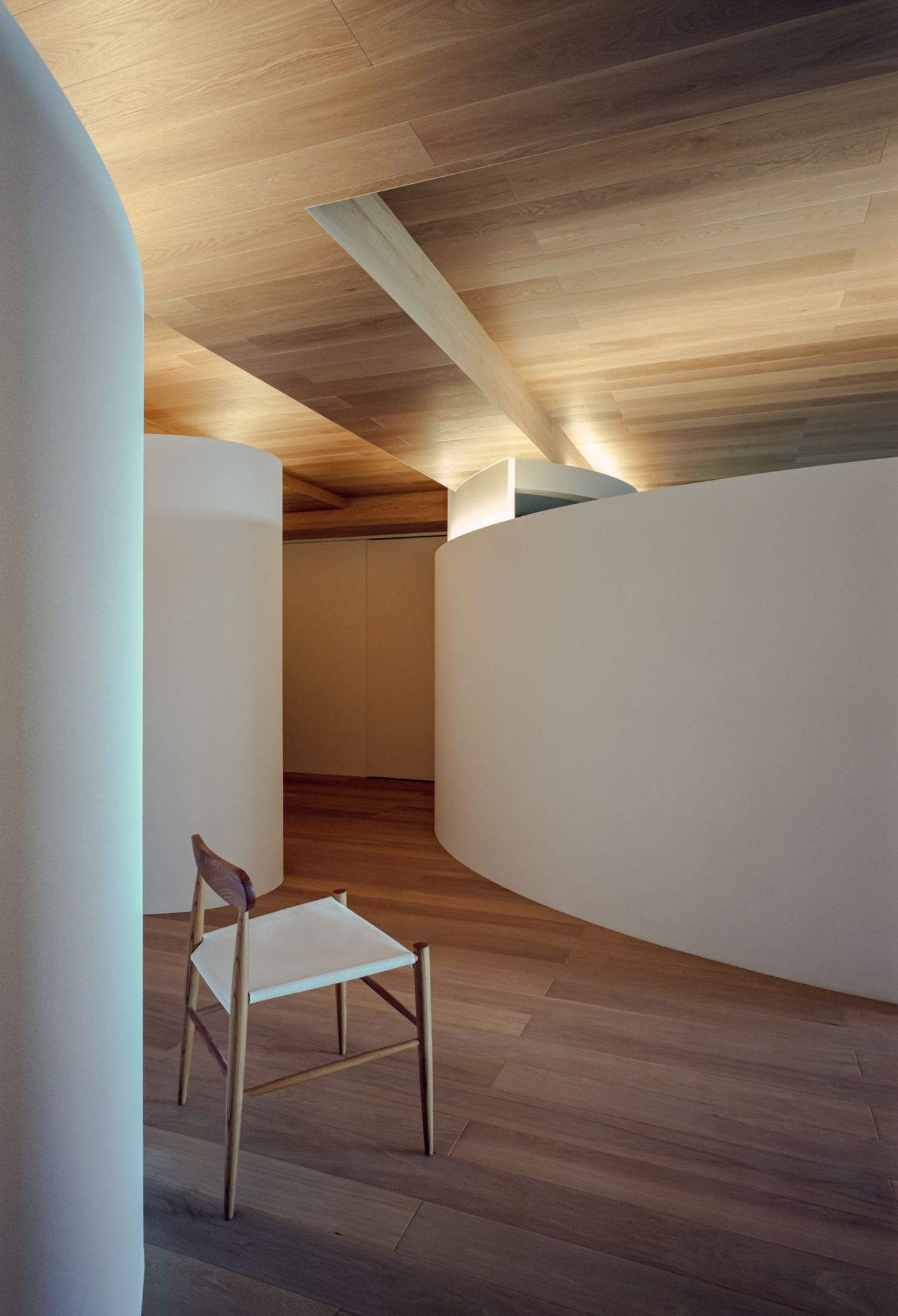 神戸六甲のマンションリノベーションの廊下_曲面_間接照明