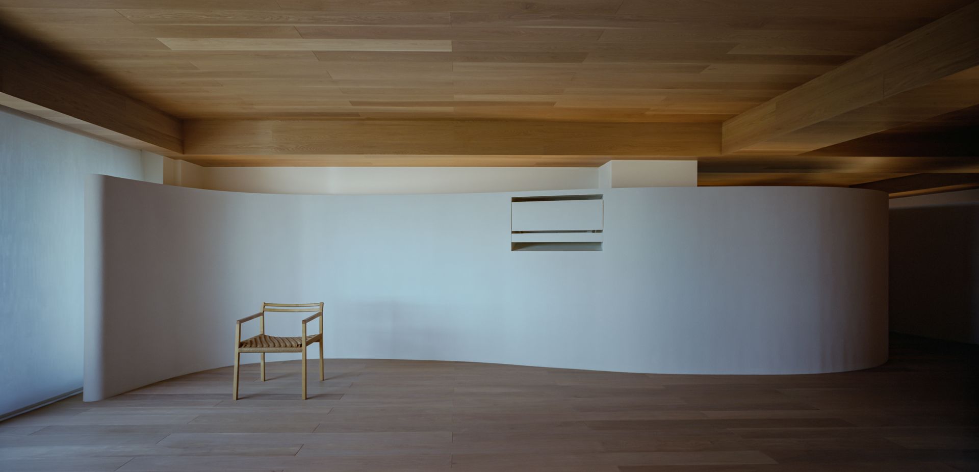 神戸六甲のマンションリノベーションのリビング_曲面